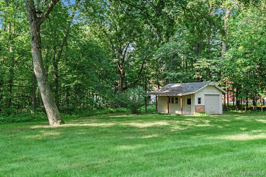 606 East Rolston Road Linden, MI 48451 - Photo 30 of 35