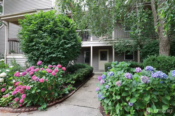 $2,000 | 123 G Concordia Circle, Unit G, Monroe Township, NJ 08831