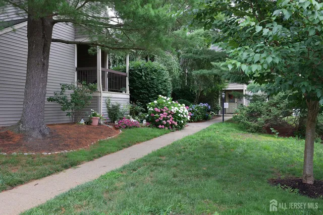 $2,150 | 123 G Concordia Circle, Unit G, Monroe Township, NJ 08831