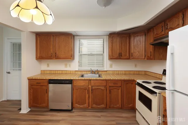 $2,150 | 123 G Concordia Circle, Unit G, Monroe Township, NJ 08831