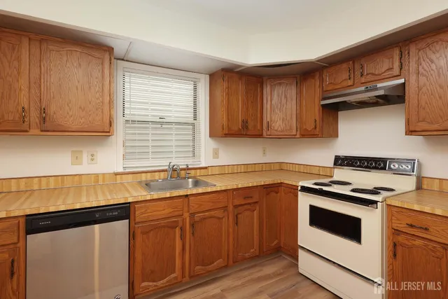 $2,150 | 123 G Concordia Circle, Unit G, Monroe Township, NJ 08831