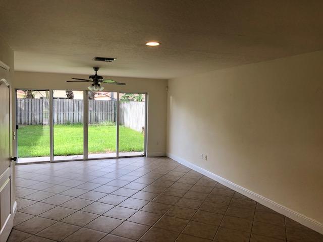 4907 Springfield Street Lake Worth, FL 33463 - Photo 2 of 10 20190909200129140039000000-o