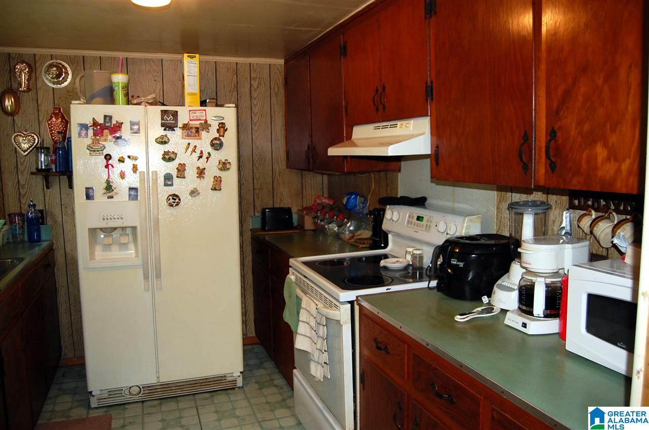 208 Crosson Street Weaver, AL 36277 - Photo 8 of 17