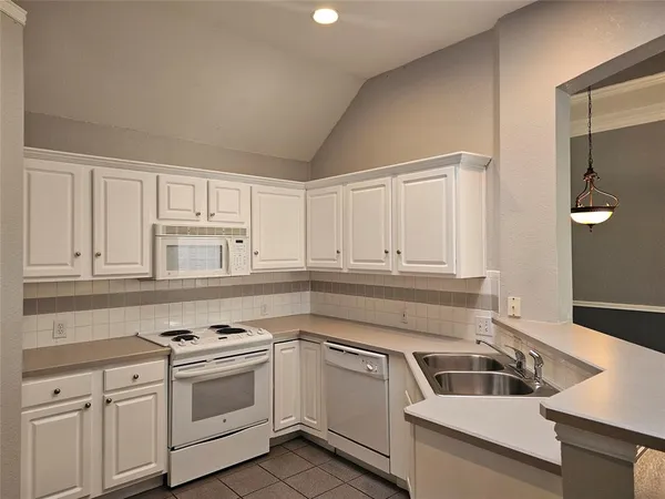 $2,195 | 3024 Silver Springs Lane, Plano, TX 75025