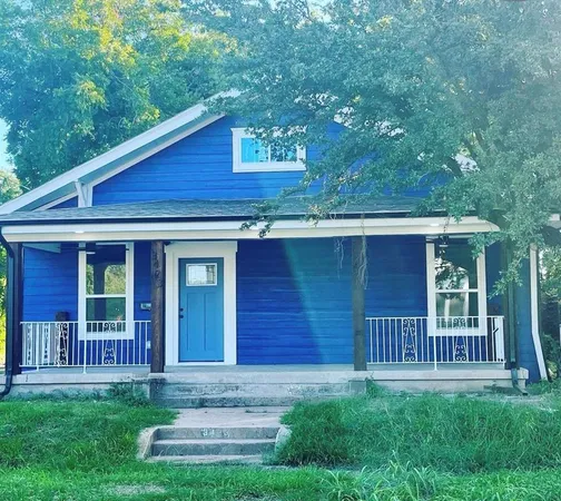 $2,300 | 3423 South Harwood Street, Dallas, TX 75215