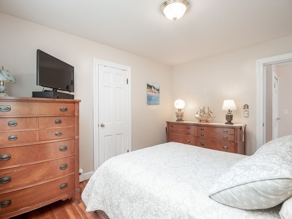 4 Taylor Road Holliston, MA 01746 - Photo 20 of 40