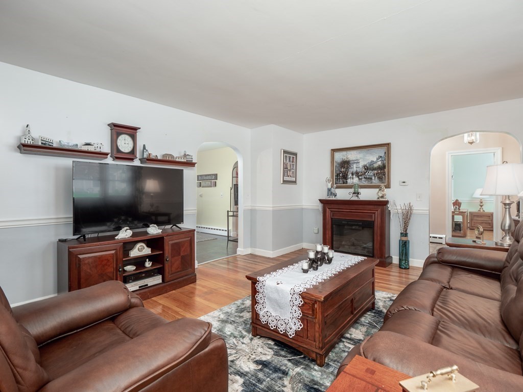 4 Taylor Road Holliston, MA 01746 - Photo 8 of 40