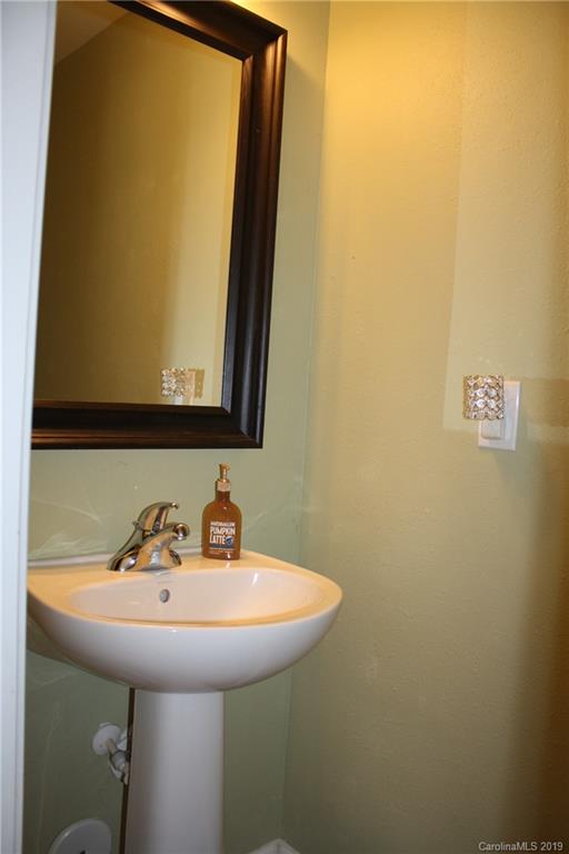 717 Overlook Road Lowell, NC 28098 - Photo 15 of 30 Gallery Image 15
