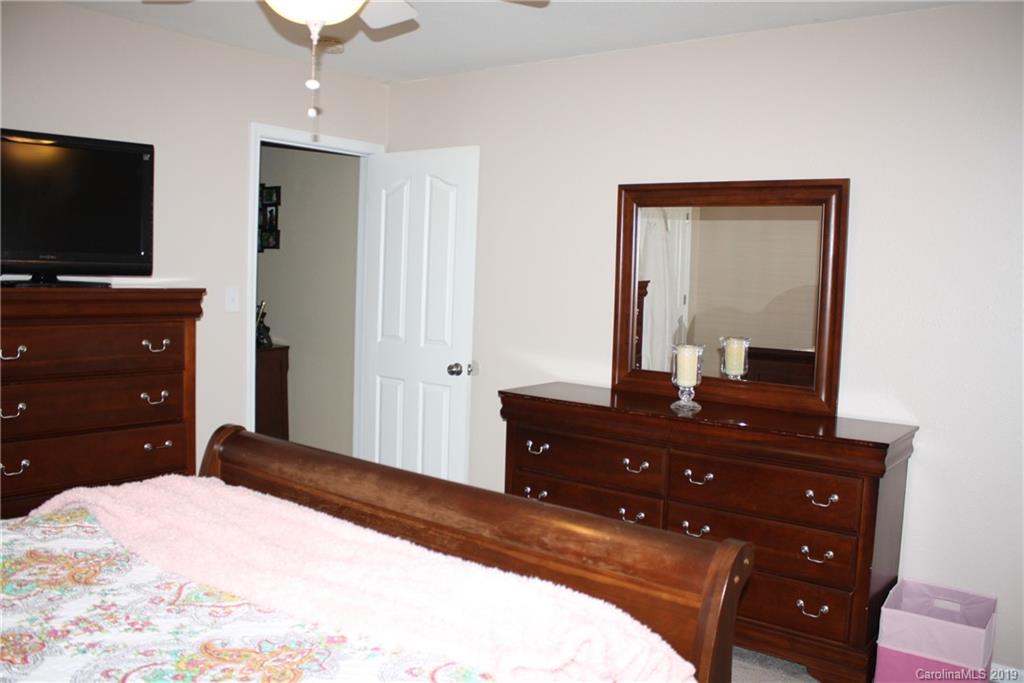 717 Overlook Road Lowell, NC 28098 - Photo 25 of 30 Gallery Image 25