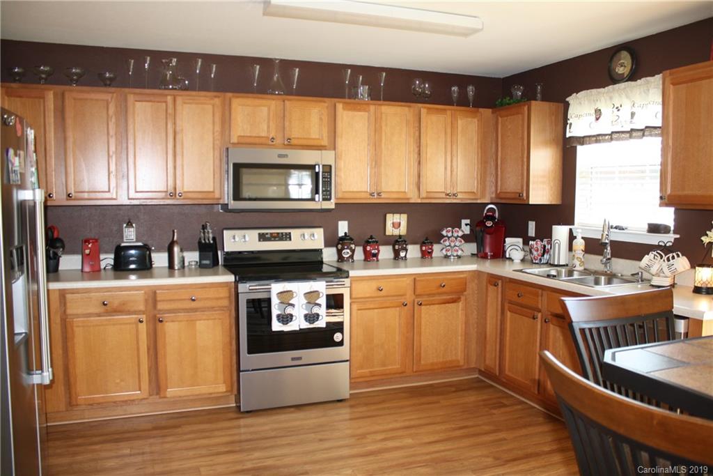 717 Overlook Road Lowell, NC 28098 - Photo 5 of 30 Gallery Image 5