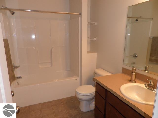 200 Wemple Road Traverse City, MI 49686 - Photo 11 of 19 1748259-10.JPG