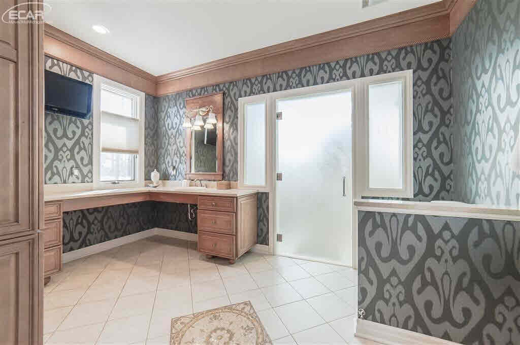 1130 Kings Carriage Road Grand Blanc, MI 48439 - Photo 42 of 92 21404224-41.JPG