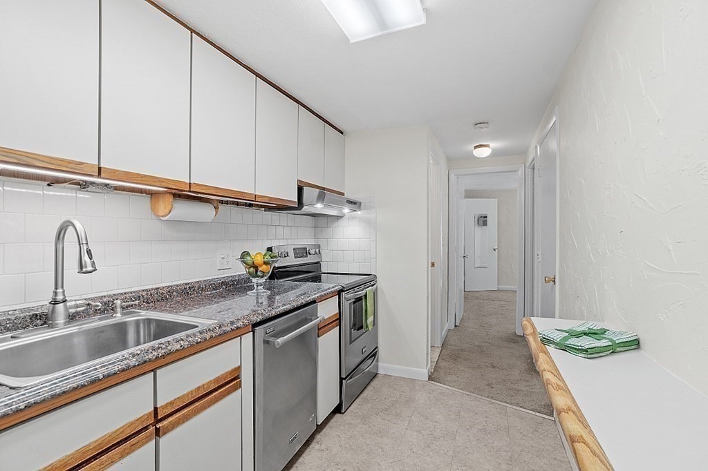 146 Swanson Road, Unit 406 Boxborough, MA 01719 - Photo 7 of 22