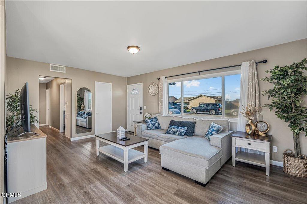 3508 Kern Street Oxnard, CA 93033 - Photo 9 of 45