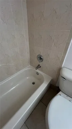 $1,700 | 711 North Pine Island Road, Unit 211, Plantation, FL 33324