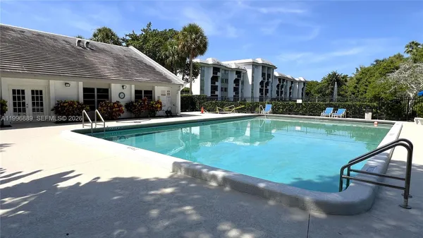 $1,700 | 711 North Pine Island Road, Unit 211, Plantation, FL 33324