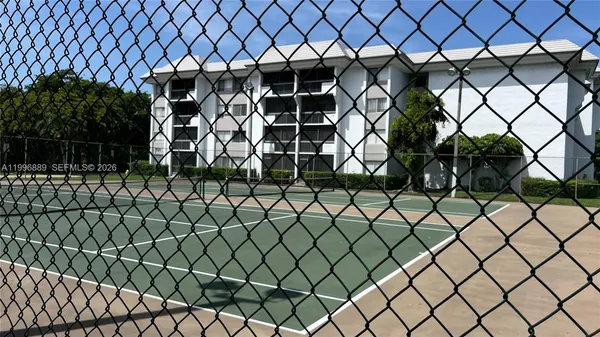 $1,700 | 711 North Pine Island Road, Unit 211, Plantation, FL 33324