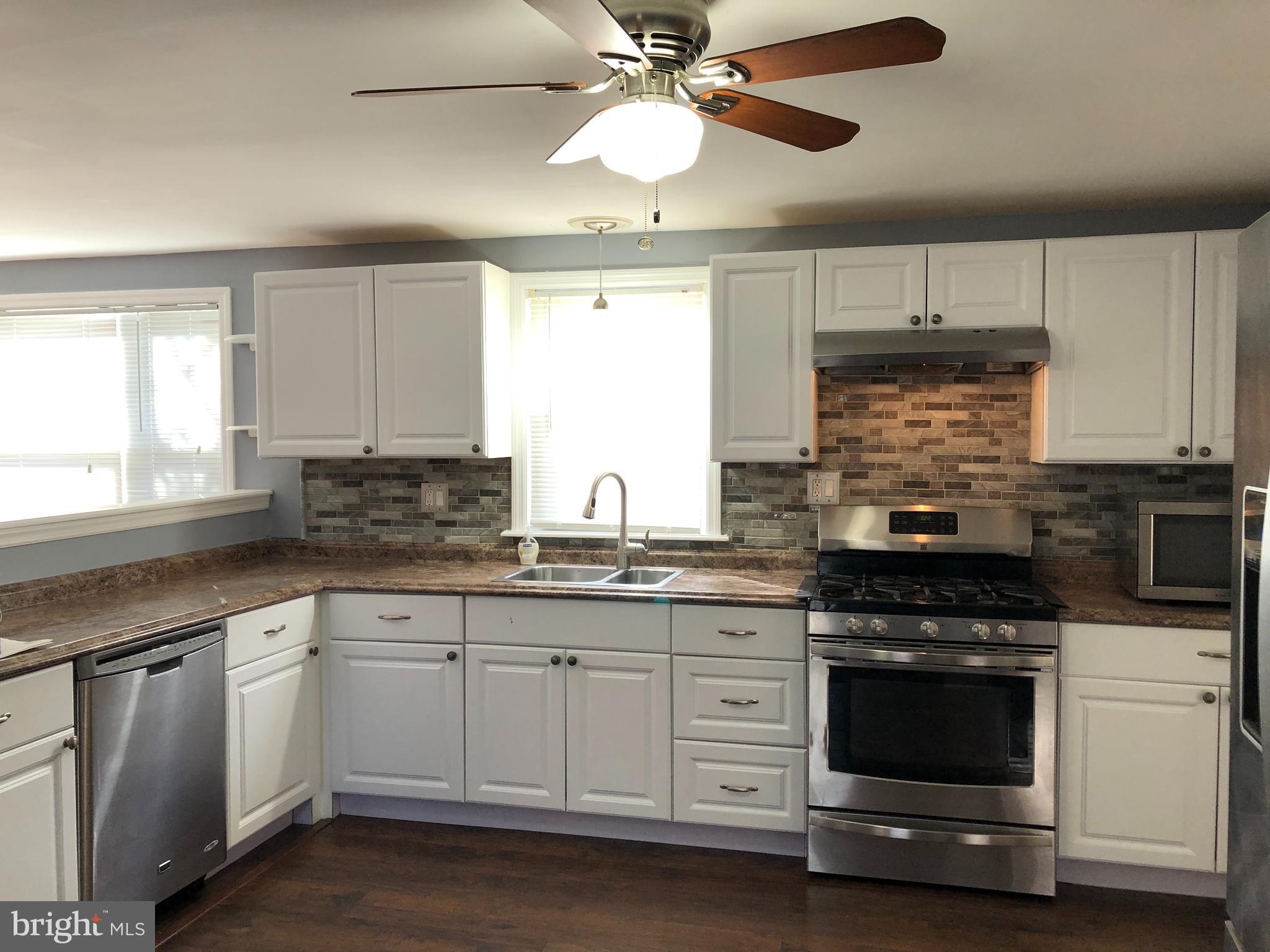 229 Truman Avenue Williamstown, NJ 08094 - Photo 5 of 25 Upgraded kitchen