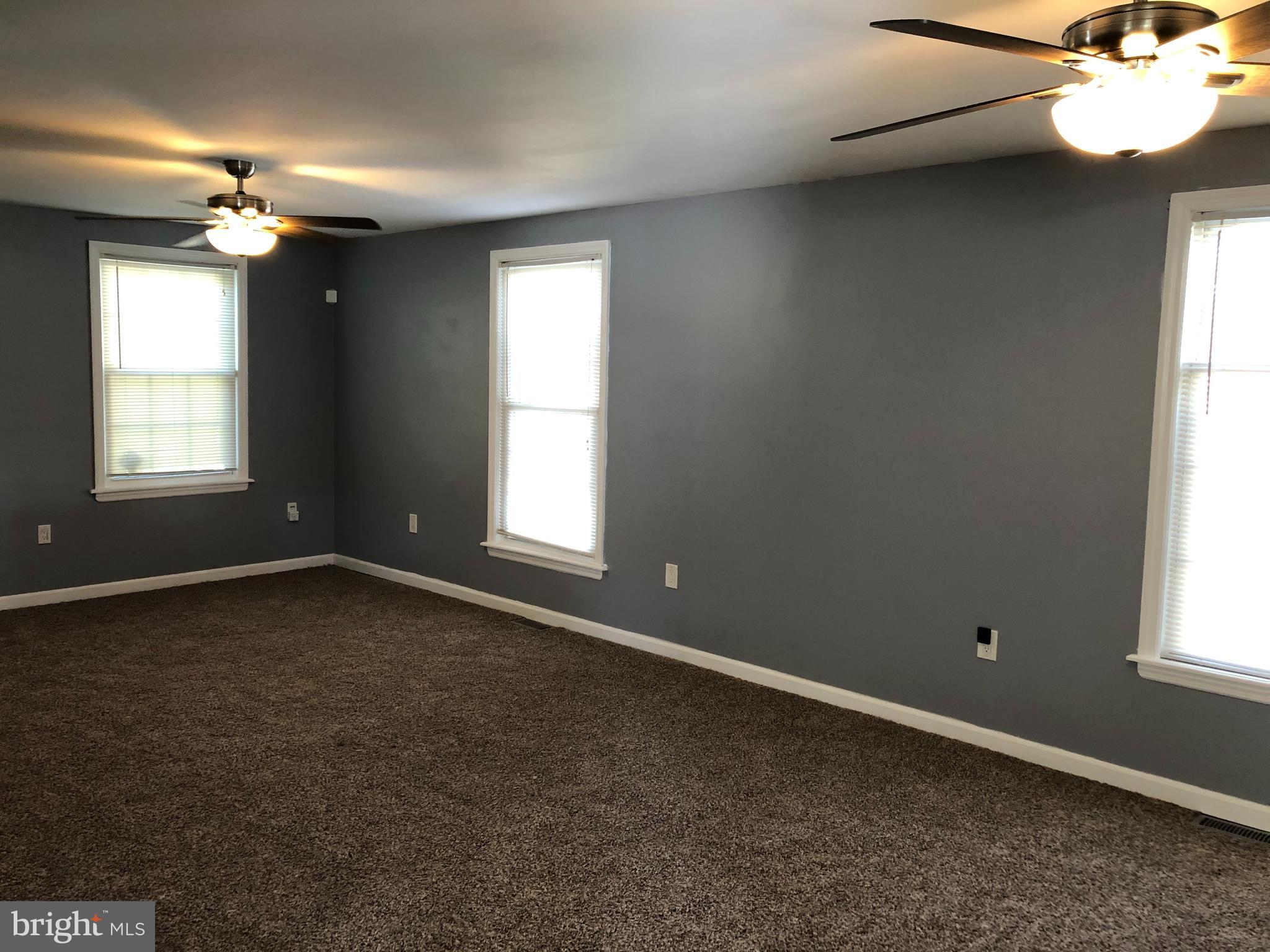 229 Truman Avenue Williamstown, NJ 08094 - Photo 9 of 25 Large family room