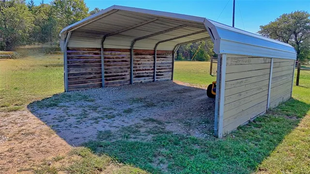 $400,000 | 901 Pigg Road, Bowie, TX 76230