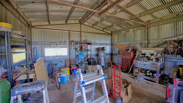 $400,000 | 901 Pigg Road, Bowie, TX 76230