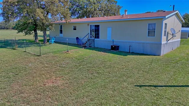 $400,000 | 901 Pigg Road, Bowie, TX 76230