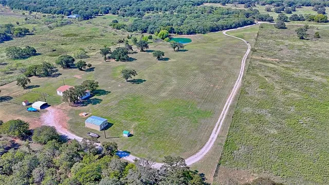 $400,000 | 901 Pigg Road, Bowie, TX 76230