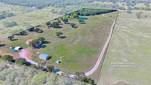 $400,000 | 901 Pigg Road, Bowie, TX 76230