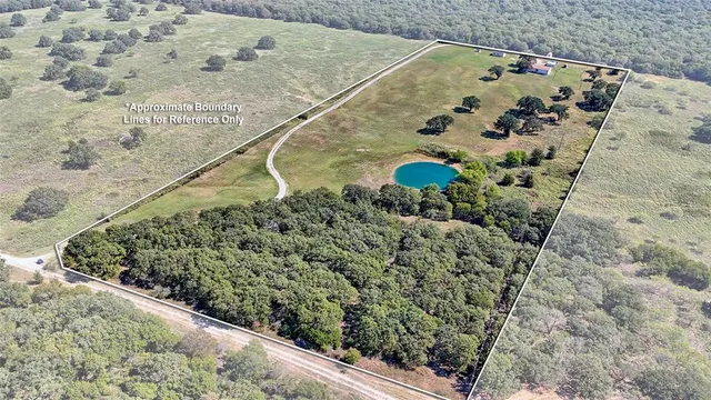 $400,000 | 901 Pigg Road, Bowie, TX 76230