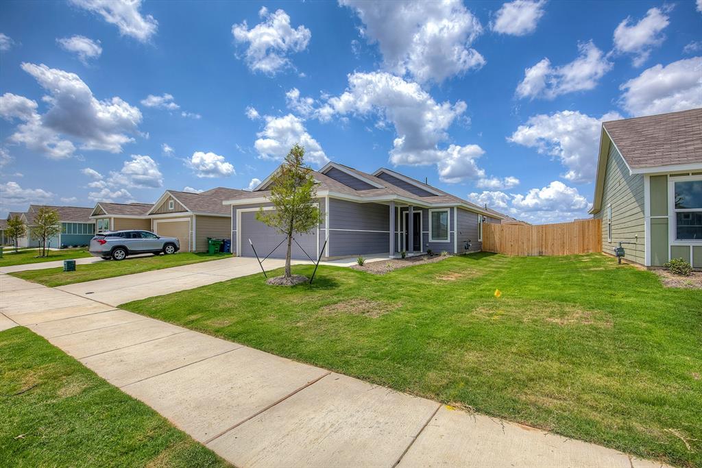 11831 Arkoma Drive Rhome, TX 76078 - Photo 3 of 30