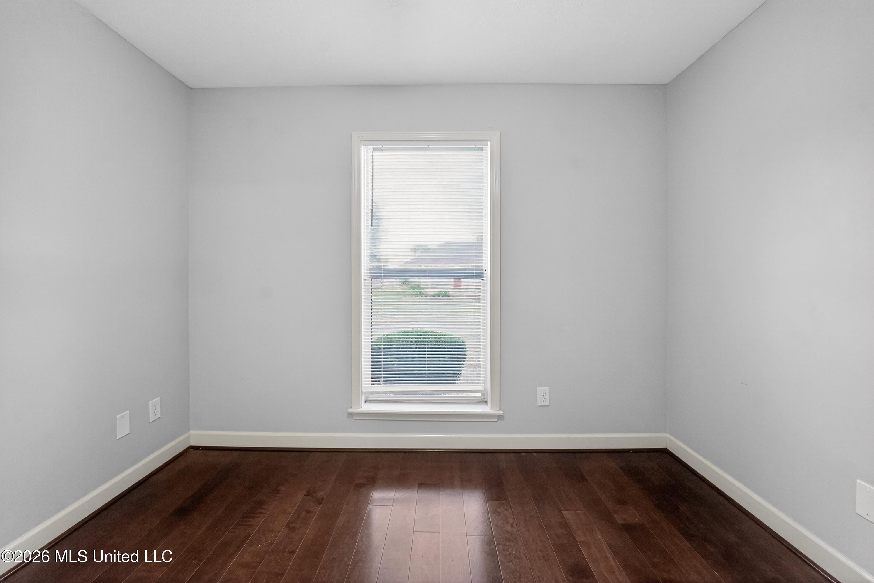 114 Spring Valley Drive Brandon, MS 39047 - Photo 8 of 30 08_114_Spring_Valley_Dr-Living_room-6971