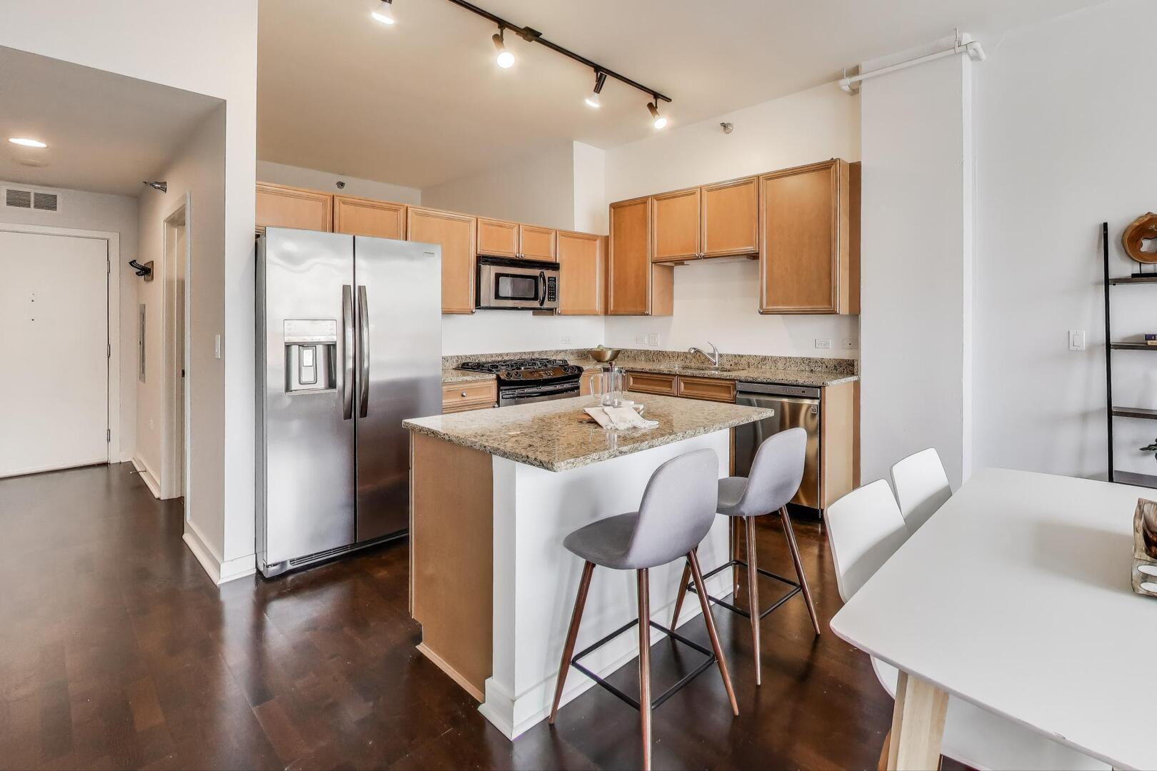 901 West Madison Street, Unit 609 Chicago, IL 60607 - Photo 8 of 28