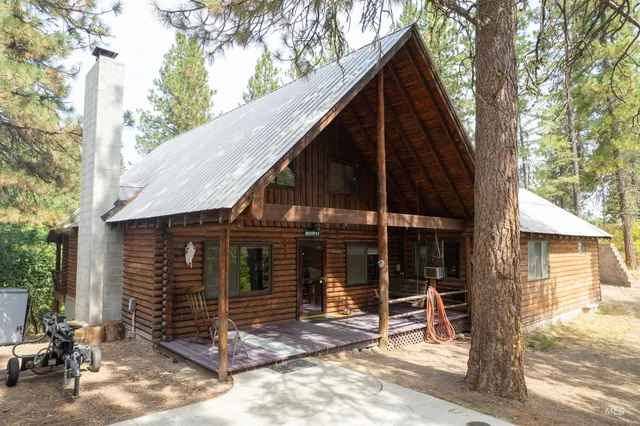 $649,999 | 22 Deer Trail, Garden Valley, ID 83622