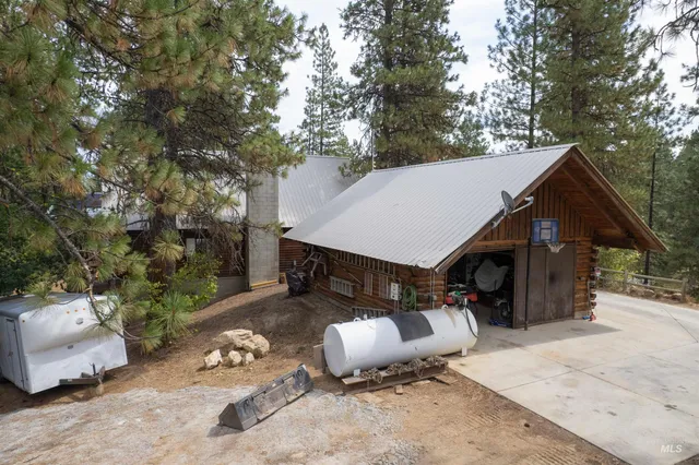 $649,999 | 22 Deer Trail, Garden Valley, ID 83622