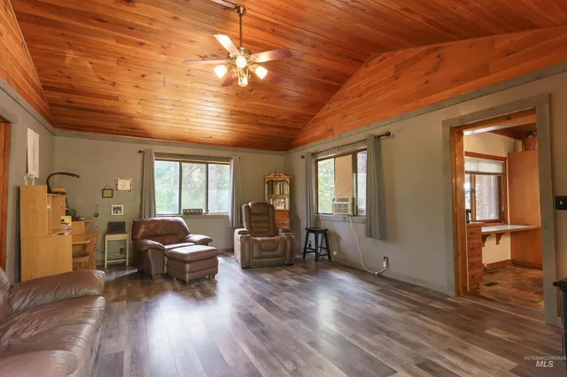 $649,999 | 22 Deer Trail, Garden Valley, ID 83622