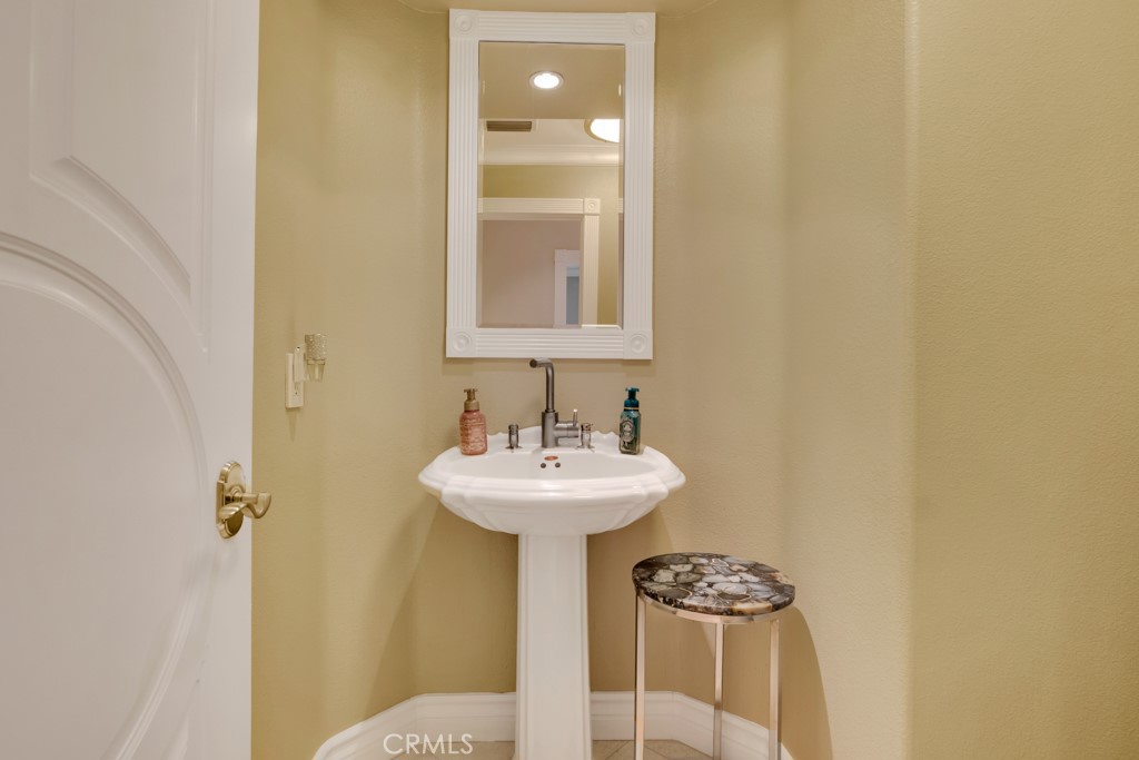 20333 Vía Cellini Porter Ranch, CA 91326 - Photo 16 of 66