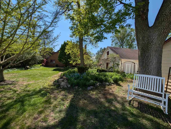 $929,000 | 109 Doty Street, Fremont, WI 54940