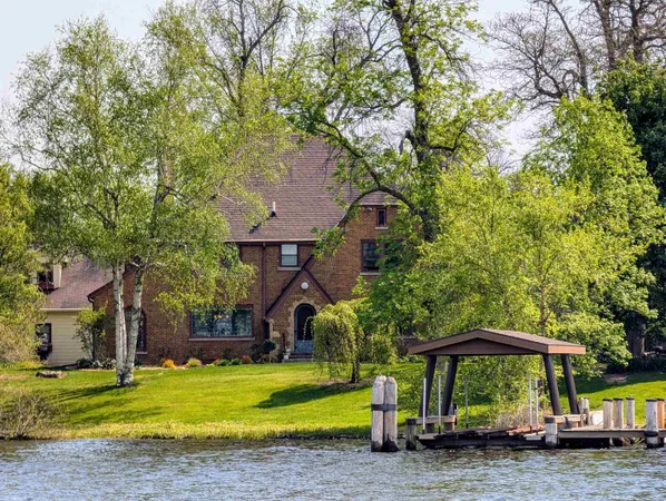 $929,000 | 109 Doty Street, Fremont, WI 54940