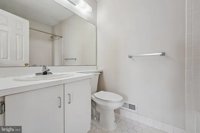 $2,400 | 8 Marsh Court, Lawrence Township, NJ 08648