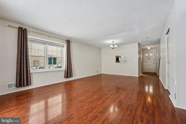 $2,400 | 8 Marsh Court, Lawrence Township, NJ 08648