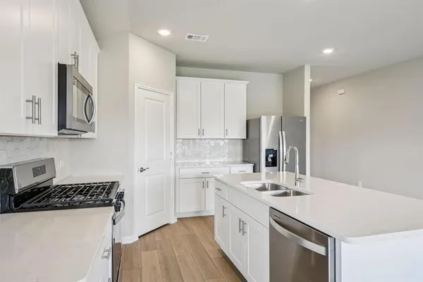 $2,295 | 512 Midnight Oak Drive, McKinney, TX 75069