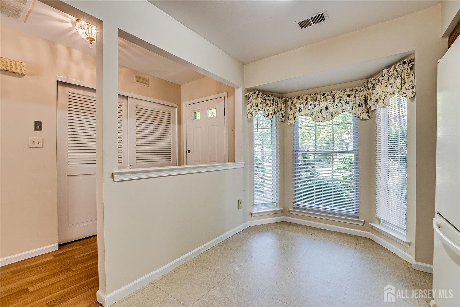 1801 Timber Oaks Road Edison, NJ 08820 - Photo 15 of 26