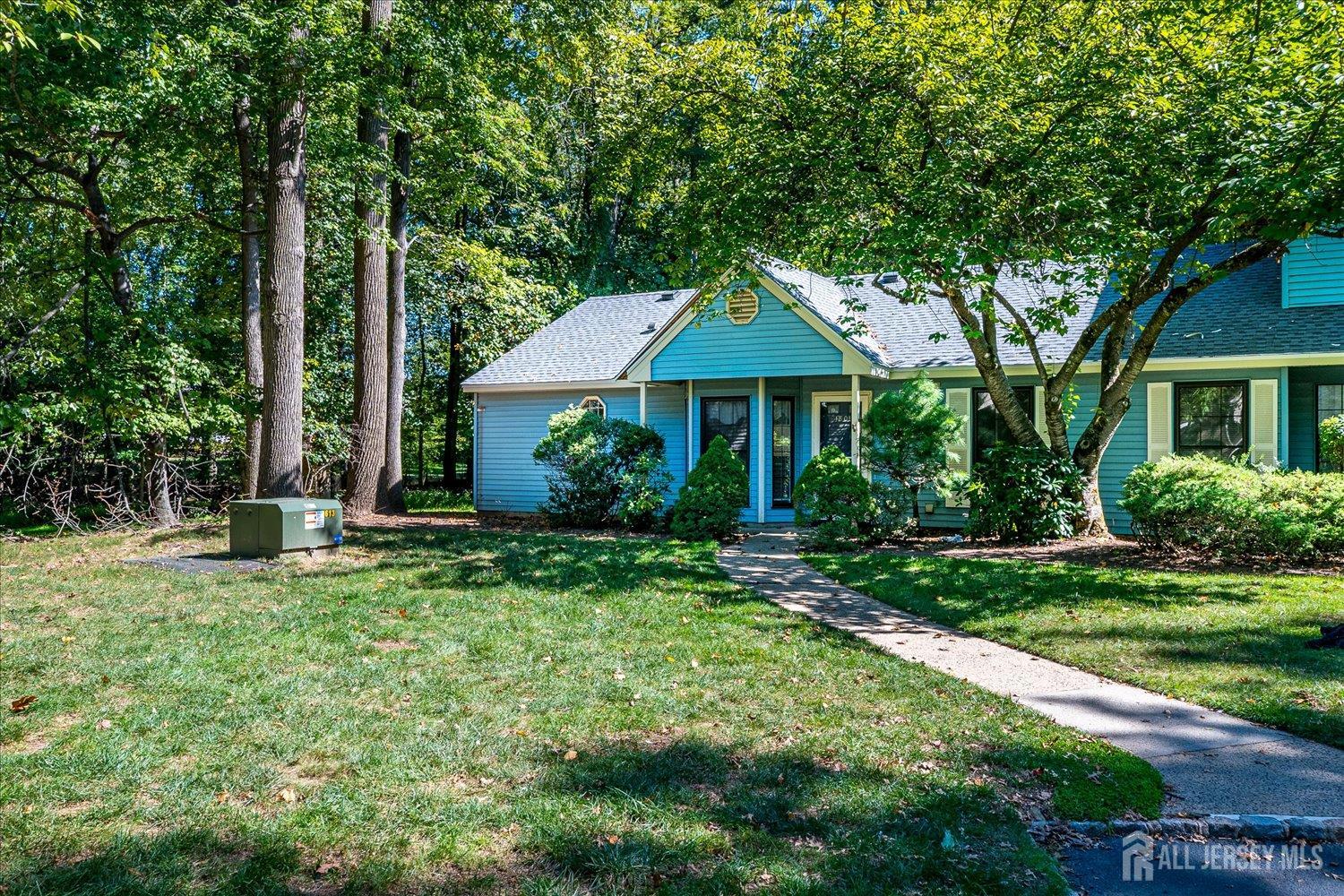 1801 Timber Oaks Road Edison, NJ 08820 - Photo 2 of 26