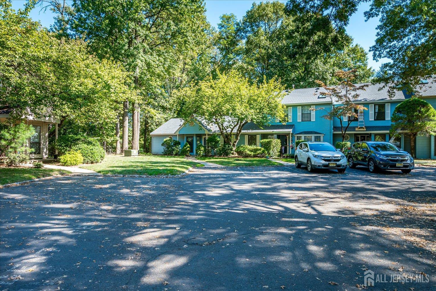 1801 Timber Oaks Road Edison, NJ 08820 - Photo 3 of 26