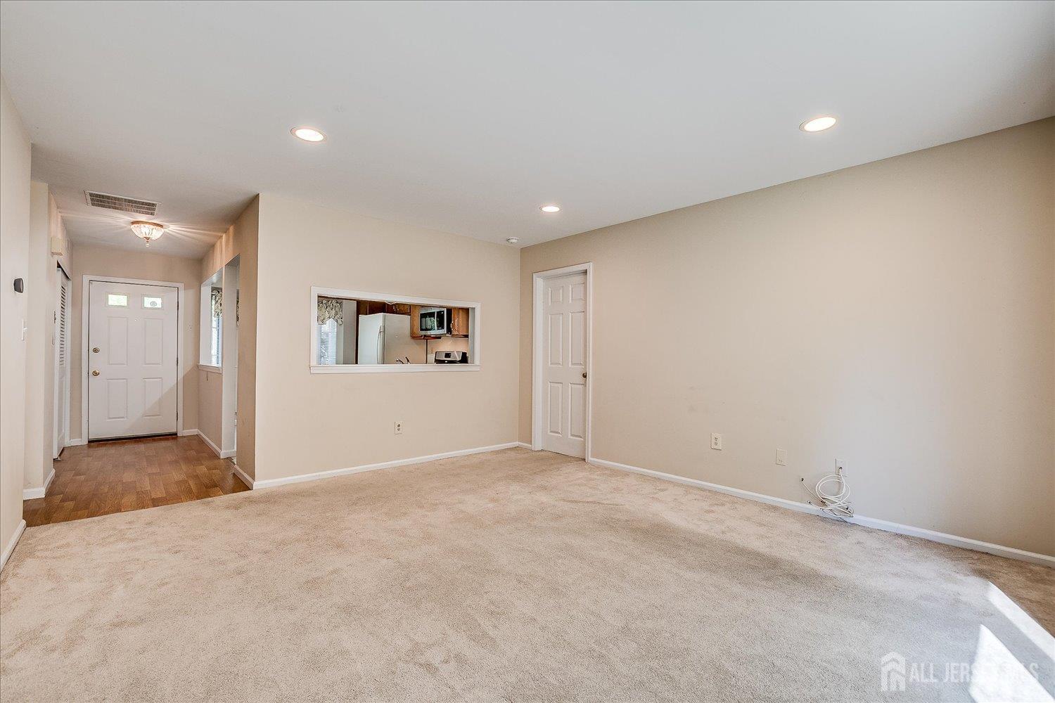 1801 Timber Oaks Road Edison, NJ 08820 - Photo 6 of 26