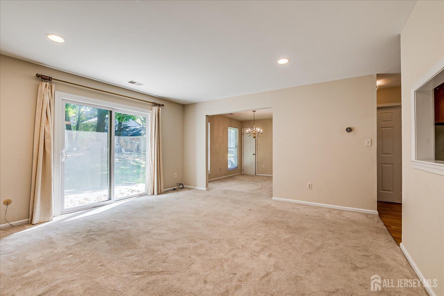 1801 Timber Oaks Road Edison, NJ 08820 - Photo 7 of 26