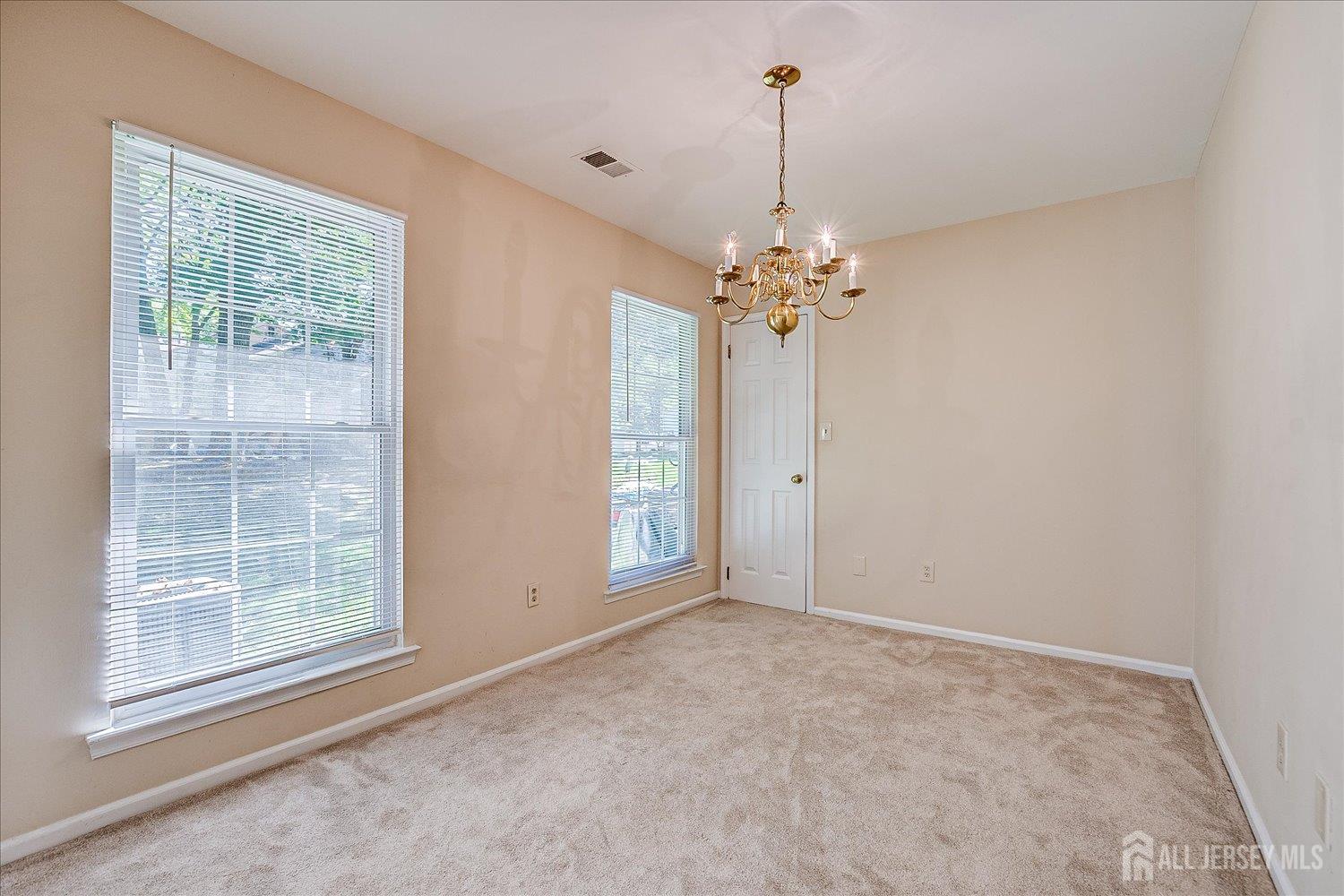 1801 Timber Oaks Road Edison, NJ 08820 - Photo 9 of 26