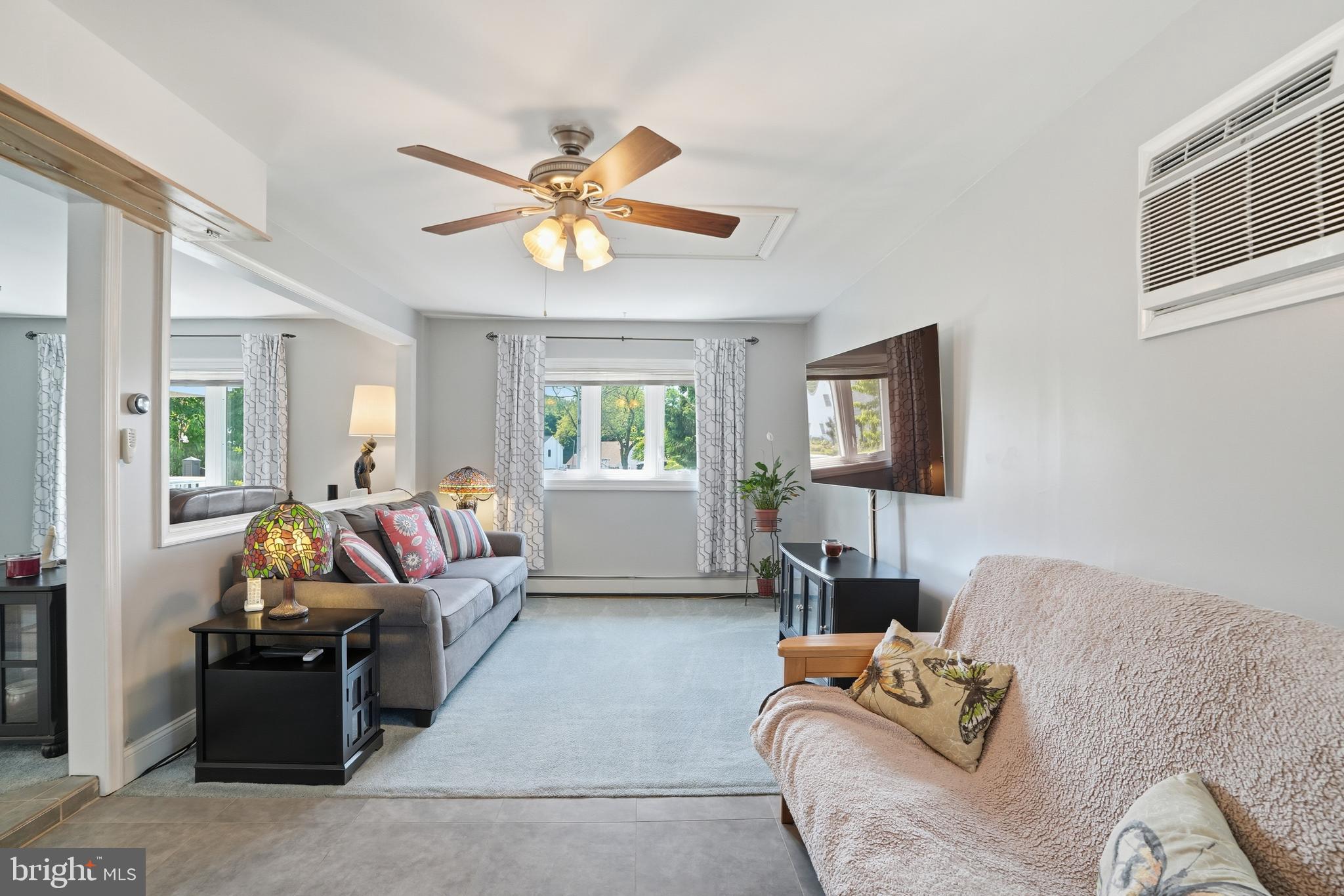 9 Violet Road Levittown, PA 19057 - Photo 12 of 47 Family Room