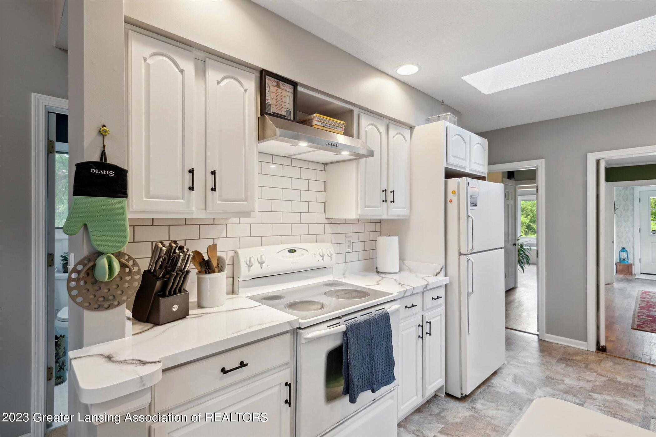 16168 Center Road East Lansing, MI 48823 - Photo 13 of 38 Kitchen