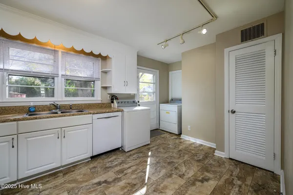 $170,000 | 517 Ruth Avenue, New Bern, NC 28560